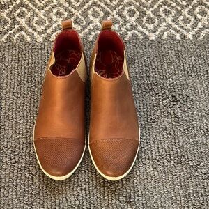 VGUC OluKai Tan Ankle Booties with Textured Toe